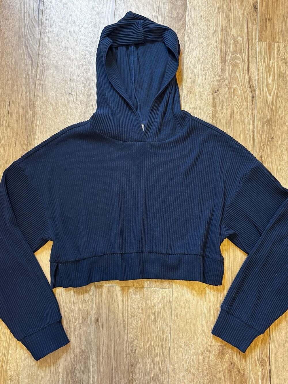 Alo Yoga Muse Hoodie Cropped Rib Top black size small